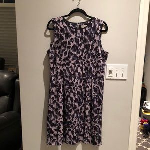 Loft polyester printed dress in gray and black. Size 14.